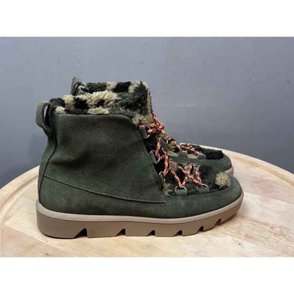 Bernardo Dana Green Suede Boot‎ Womens 6.5 Sherpa lined Lace up Outdoors - Picture 2 of 9